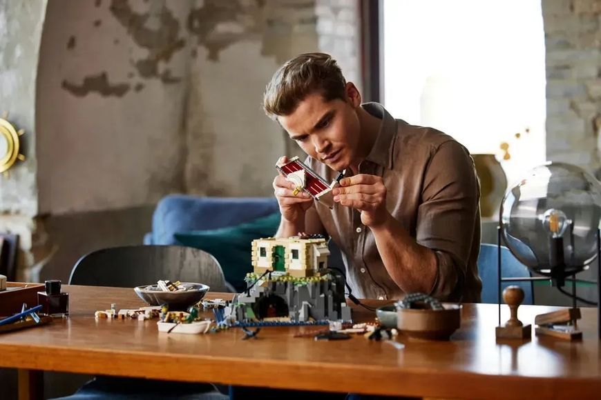 Блочный конструктор LEGO Ideas Моторизованный маяк (21335) 613510 фото