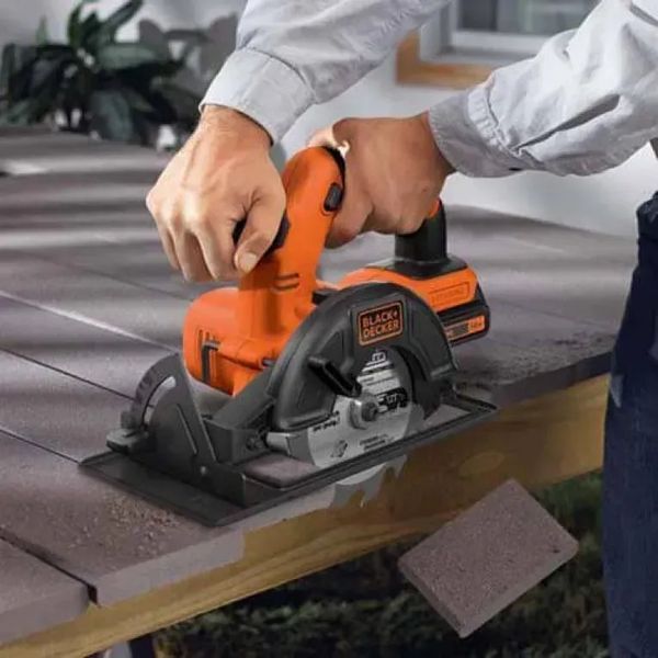 Дисковая пила Black+Decker BDCCS18N 530399 фото