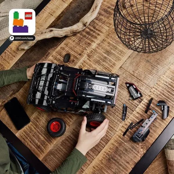 Авто-конструктор LEGO Technic Audi RS Q e-tron (42160) 613424 фото