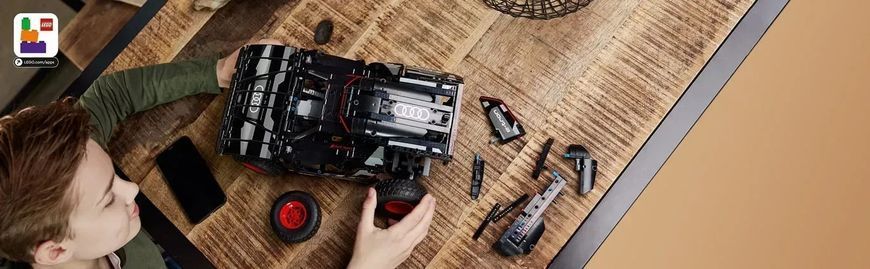 Авто-конструктор LEGO Technic Audi RS Q e-tron (42160) 613424 фото