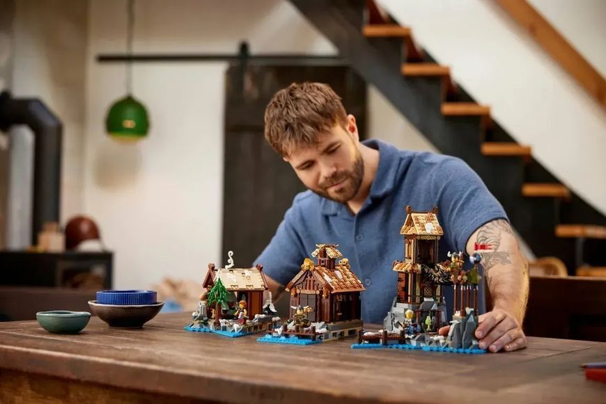 Блочный конструктор LEGO Ideas Деревня викингов (21343) 613441 фото
