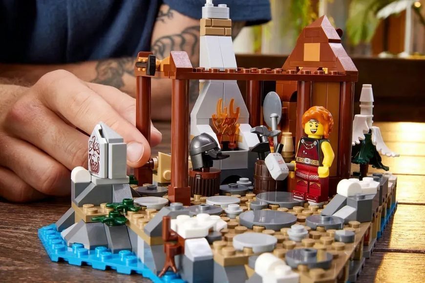 Блочный конструктор LEGO Ideas Деревня викингов (21343) 613441 фото