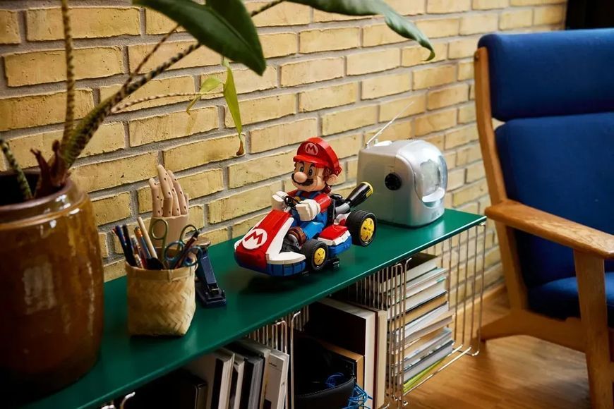 Блоковий конструктор LEGO Super Mario Mario Kart: Mario і Standard Kart (72037) 613439 фото