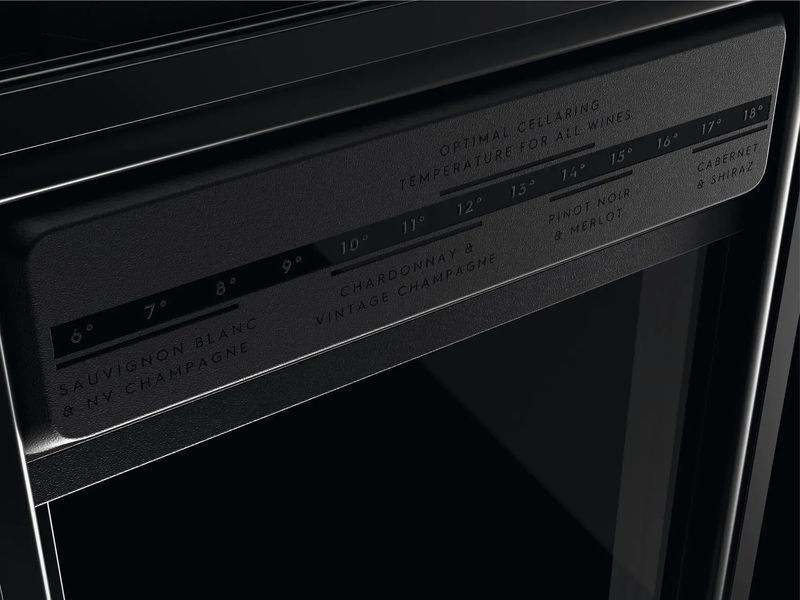 Винна шафа Electrolux EWUS018B7B 603716 фото