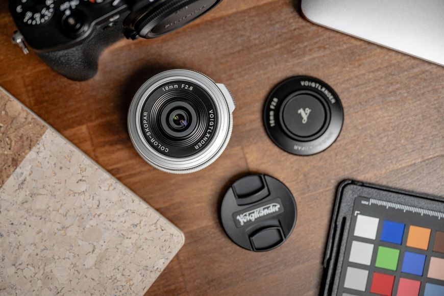 Об'єктив VOIGTLANDER Color Skopar 18 mm f/2,8 для Fujifilm X Сріблястий 2117002 фото