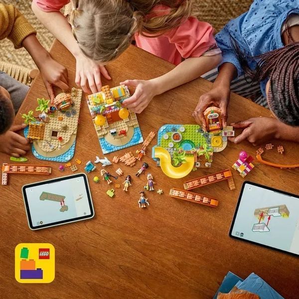 Блоковий конструктор LEGO Friends Пляжний курорт для сімейного відпочинку (42673) 613382 фото