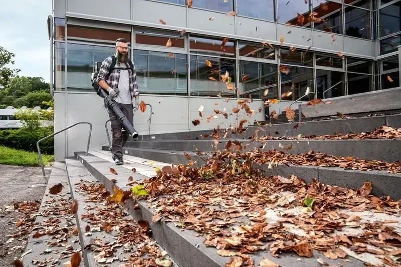 Садовая воздуходувка Karcher LBB 1060/36 Bp (1.042-510.0) 610580 фото