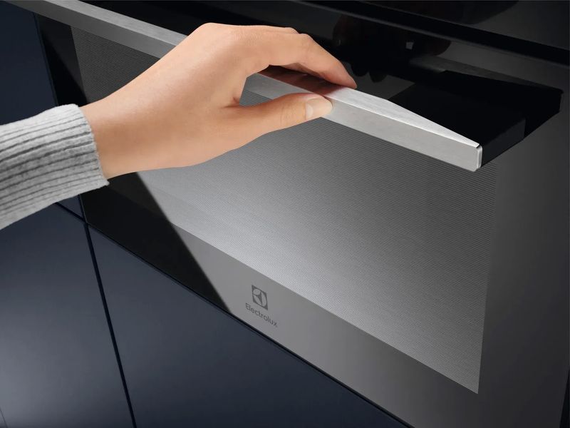 Мікрохвильовка з грилем Electrolux KVMBE08X 607336 фото