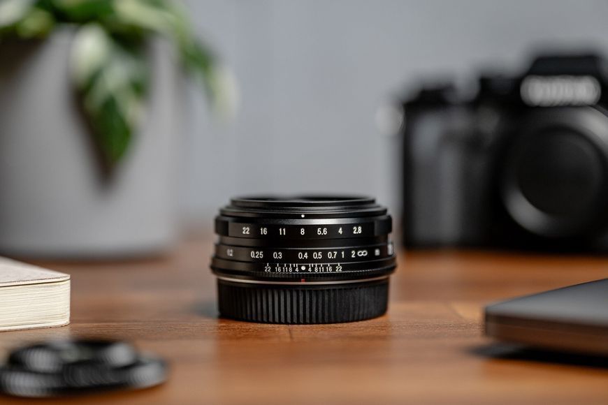 Об'єктив VOIGTLANDER Color Skopar 18 мм f/2,8 для Fujifilm X Чорний 2117001 фото