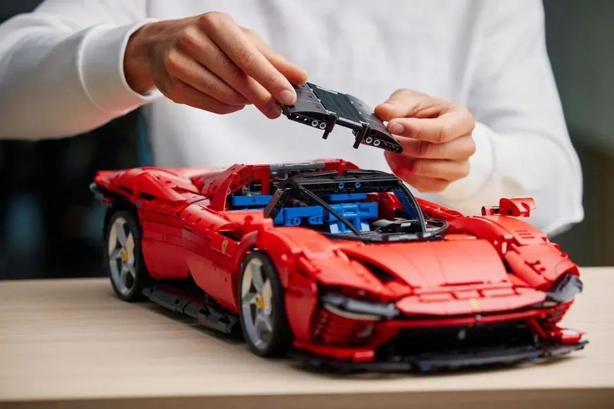 Авто-конструктор LEGO Technic Ferrari Daytona SP3 (42143) 613519 фото