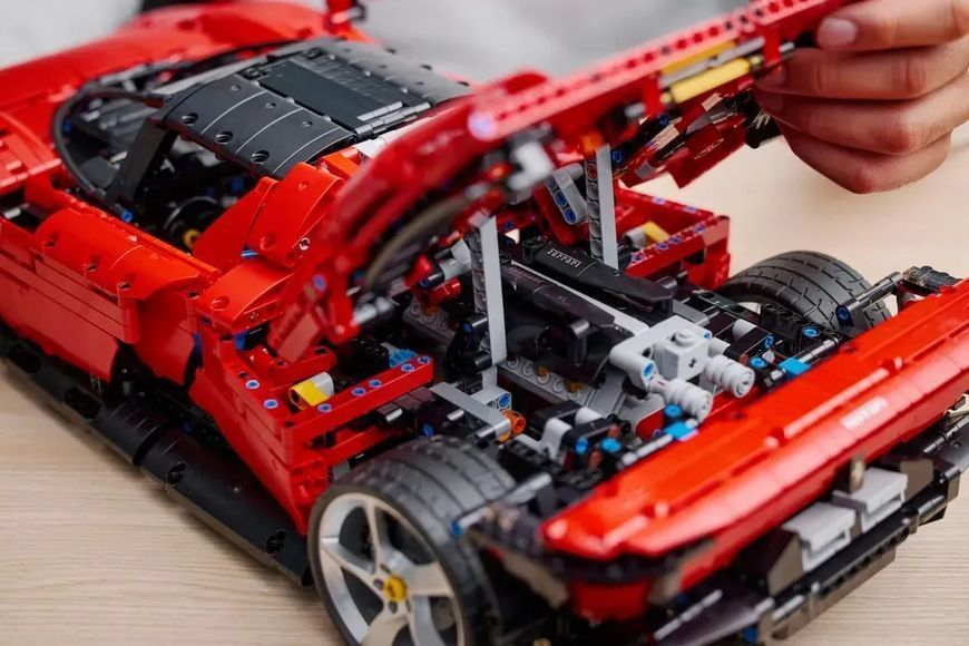 Авто-конструктор LEGO Technic Ferrari Daytona SP3 (42143) 613519 фото