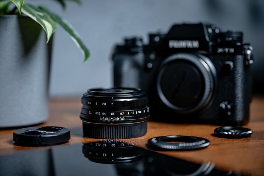Об'єктив VOIGTLANDER Ultron 27 mm f/2.0 для Fujifilm X Чорний 2117025 фото