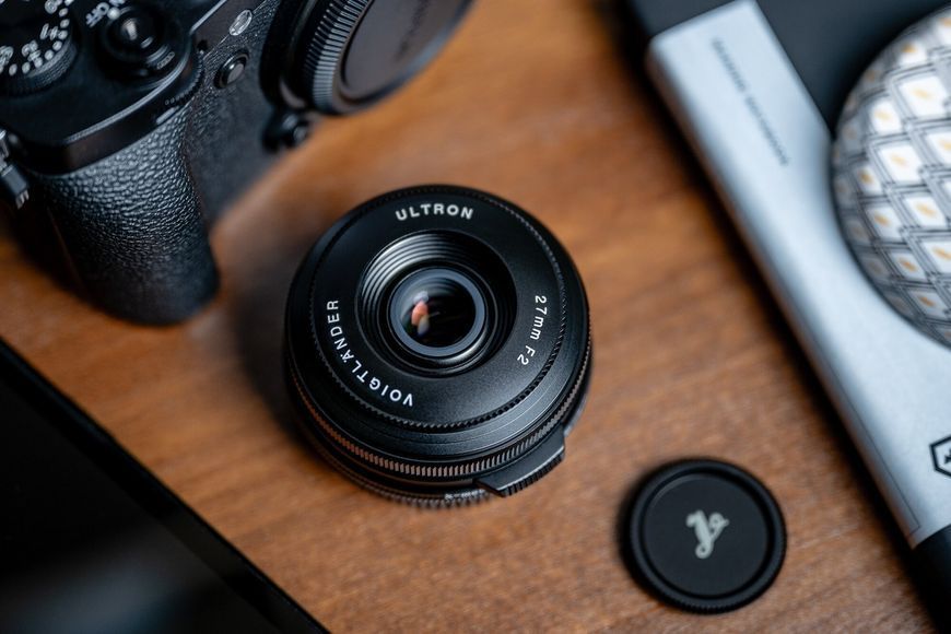 Об'єктив VOIGTLANDER Ultron 27 mm f/2.0 для Fujifilm X Чорний 2117025 фото