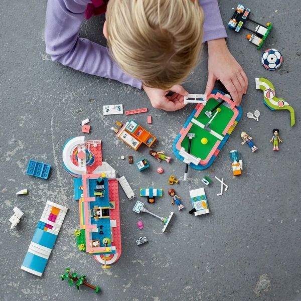 Блоковий конструктор LEGO Friends Спорткомплекс (41744) 613932 фото