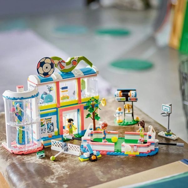 Блоковий конструктор LEGO Friends Спорткомплекс (41744) 613932 фото