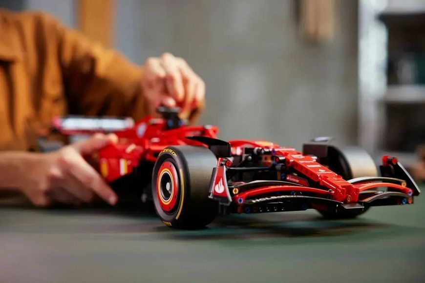 Блоковий конструктор LEGO Technic Автомобіль F1 Ferrari SF-24 (42207) 613471 фото