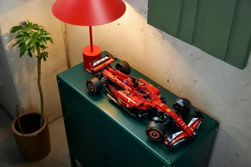 Блоковий конструктор LEGO Technic Автомобіль F1 Ferrari SF-24 (42207) 613471 фото