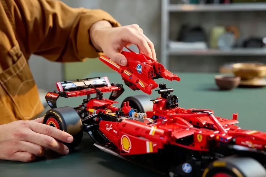 Блоковий конструктор LEGO Technic Автомобіль F1 Ferrari SF-24 (42207) 613471 фото