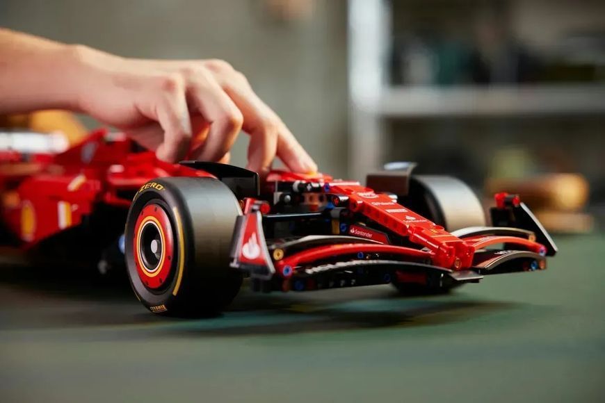 Блоковий конструктор LEGO Technic Автомобіль F1 Ferrari SF-24 (42207) 613471 фото