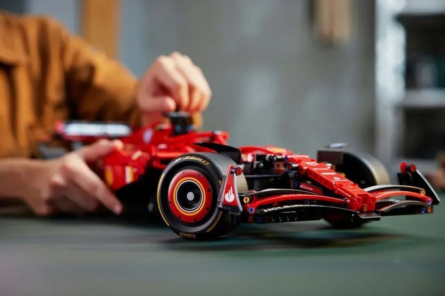 Блоковий конструктор LEGO Technic Автомобіль F1 Ferrari SF-24 (42207) 613471 фото