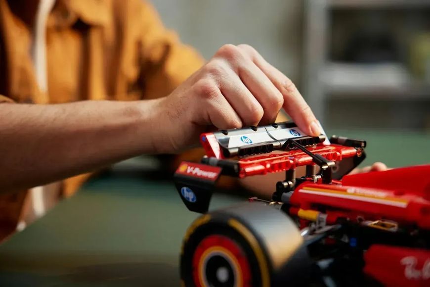 Блоковий конструктор LEGO Technic Автомобіль F1 Ferrari SF-24 (42207) 613471 фото