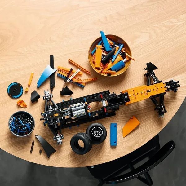 Авто-конструктор LEGO Technic McLaren Formula 1 (42141) 613442 фото