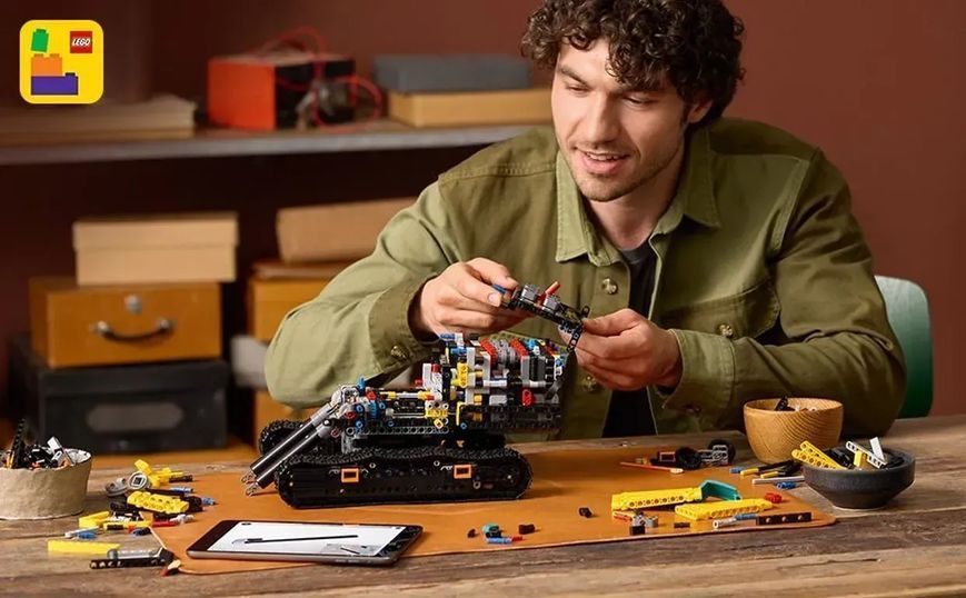 Блочный конструктор LEGO Technic Экскаватор Volvo EC500 Hybrid (42215) 613515 фото