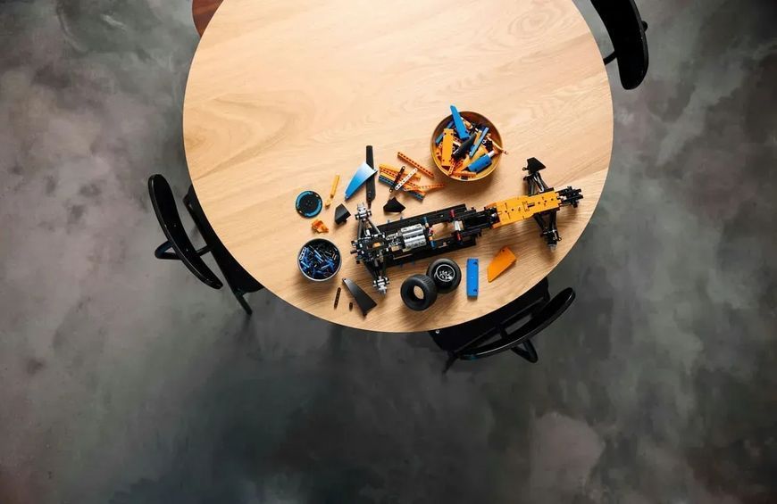 Авто-конструктор LEGO Technic McLaren Formula 1 (42141) 613442 фото