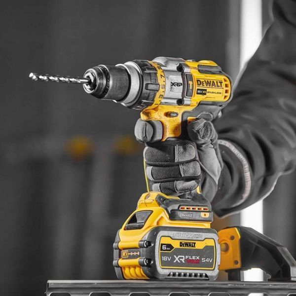 Шуруповерт DeWALT DCD999NT 044113 фото