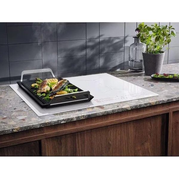 Варочная поверхность электрическая Electrolux CIS62450FW 007120 фото
