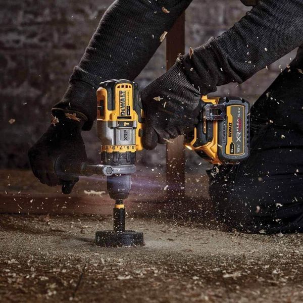 Шуруповерт DeWALT DCD999NT 044113 фото