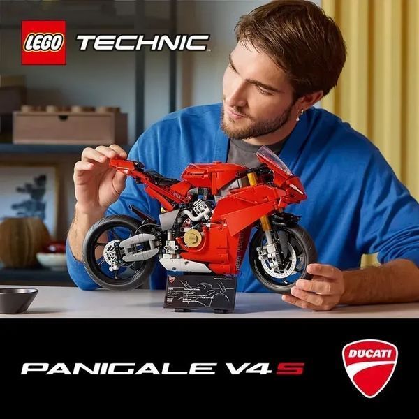 Блоковий конструктор LEGO Technic Мотоцикл Ducati Panigale V4 S 1603 деталі (42202) 613450 фото