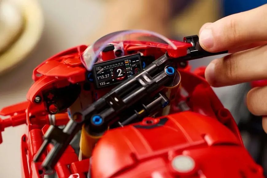 Блоковий конструктор LEGO Technic Мотоцикл Ducati Panigale V4 S 1603 деталі (42202) 613450 фото