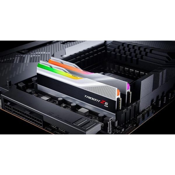 Пам'ять для настільних комп'ютерів G.Skill 64 GB (2x32GB) DDR5 6000 MHz Trident Z5 RGB (F5-6000J3238G32GX2-TZ5RS) 027784 фото