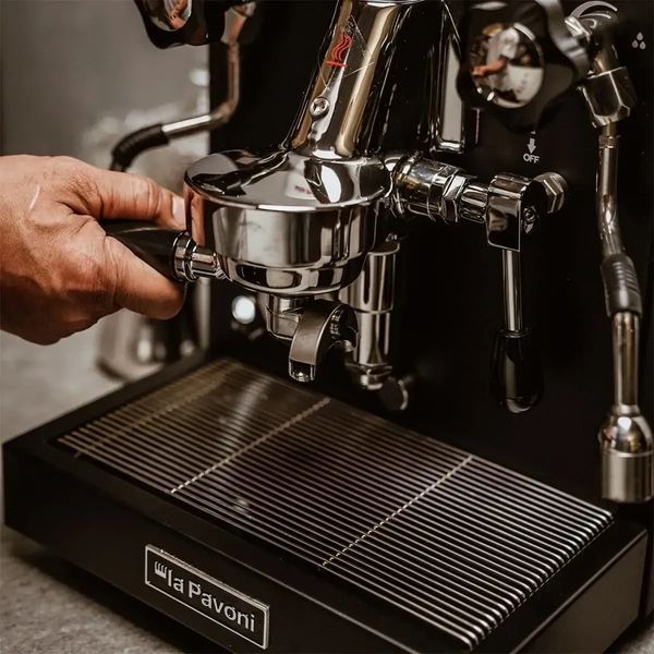 Ріжкова кавоварка еспресо La Pavoni New Cellini Classic Black (LPSCCB01EU) 610276 фото