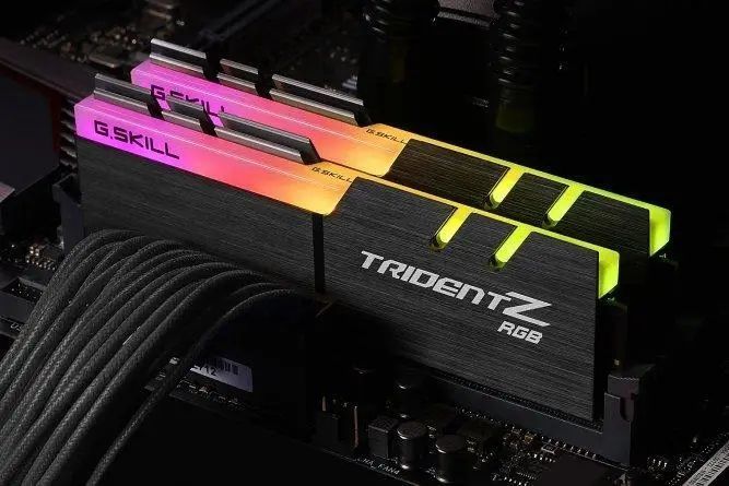Пам'ять для настільних комп'ютерів G.Skill 16 GB (2x8GB) DDR4 4600 MHz Trident Z RGB (F4-4600C18D-16GTZR) 026452 фото