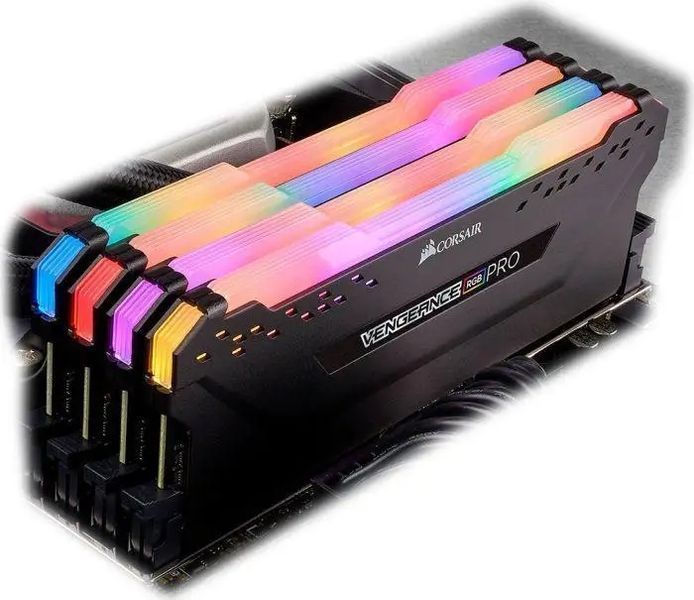 Память для настольных компьютеров Corsair 32 GB (4x8GB) DDR4 3200 MHz Vengeance RGB PRO (CMW32GX4M4C3200C16) 026393 фото