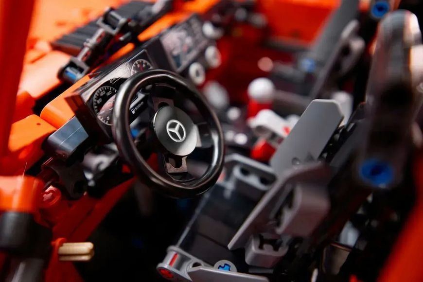 Авто-конструктор LEGO Technic Mercedes-Benz G 500 Professional Line (42177) 613475 фото