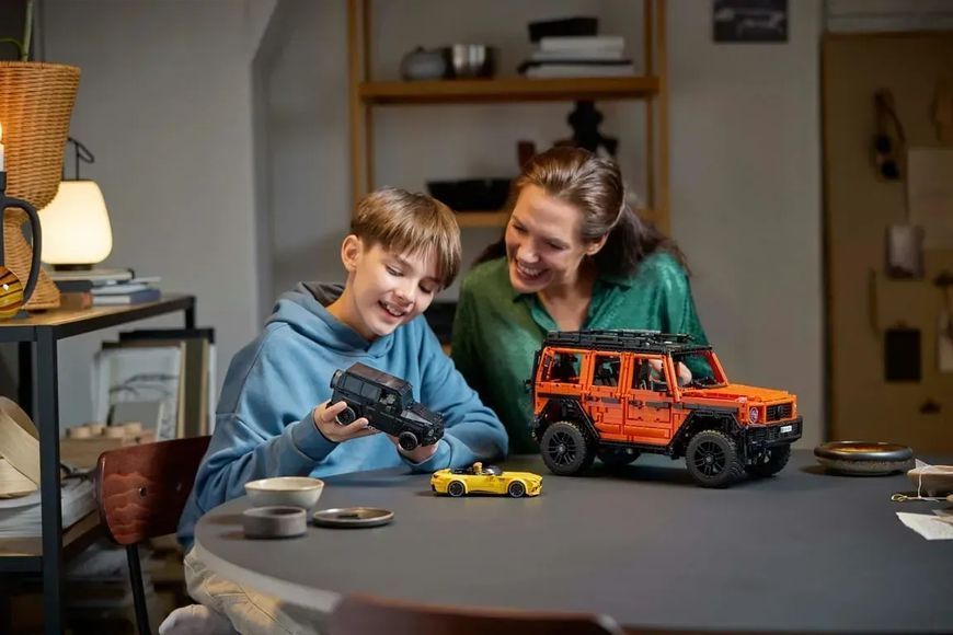 Авто-конструктор LEGO Technic Mercedes-Benz G 500 Professional Line (42177) 613475 фото