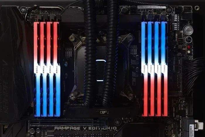 Пам'ять для настільних комп'ютерів G.Skill 32 GB (2x16GB) DDR4 3600 MHz Trident Z RGB (F4-3600C18D-32GTZR) 339519ua фото