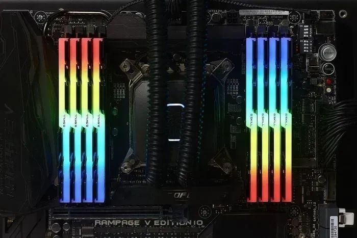 Пам'ять для настільних комп'ютерів G.Skill 32 GB (2x16GB) DDR4 3600 MHz Trident Z RGB (F4-3600C18D-32GTZR) 339519ua фото