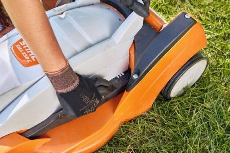 Электрическая газонокосилка STIHL RME 339 C 1200 Вт 370 мм 2117637 фото