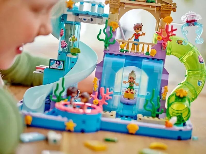 Блоковий конструктор LEGO Аквапарк в Хартлейк Сіті (42630) 613301 фото
