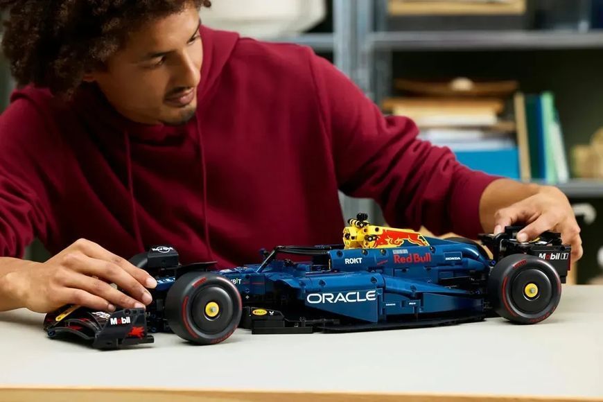 Авто-конструктор LEGO Technic Oracle Red Bull Racing RB20 F1 (42206) 613474 фото
