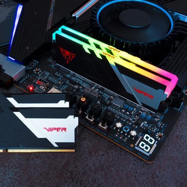 Пам'ять для настільних комп'ютерів Patriot 64 GB (2x32GB) DDR5 6000 MHz Viper Venom RGB (PVVR564G600C36K) 579675ua фото