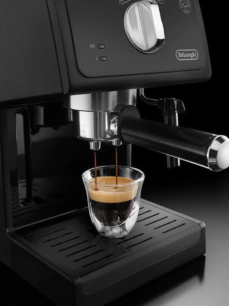 Рожковая кофеварка эспрессо DeLonghi ECP 31.21 035593 фото