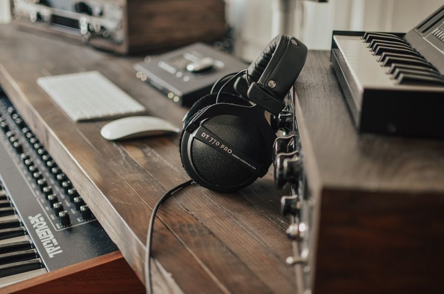 Навушники повнорозмірні BEYERDYNAMIC DT 770 Pro 80 Ohm LE Чорний 2013322 фото