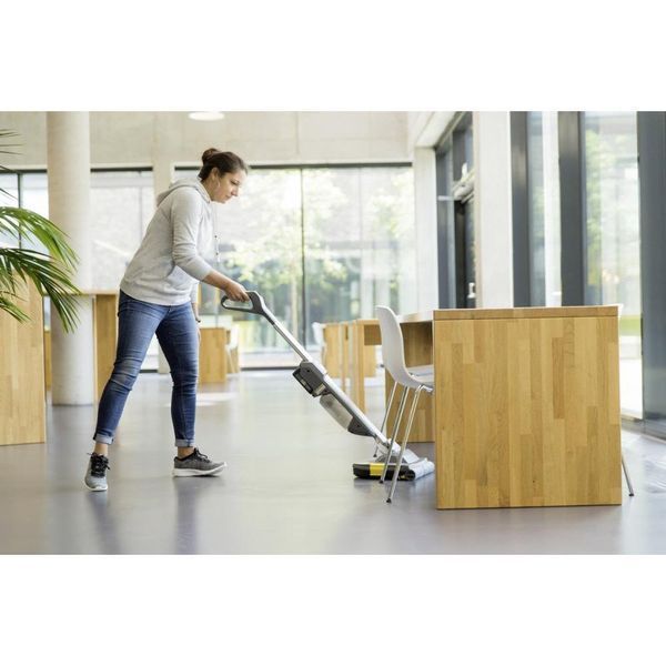 Миючий пилосос Karcher BR 30/1 C Bp Pack 18В/3,0 Ач (1.783-050.0) 021312 фото