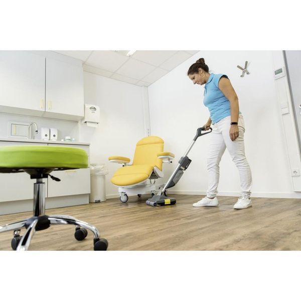 Миючий пилосос Karcher BR 30/1 C Bp Pack 18В/3,0 Ач (1.783-050.0) 021312 фото