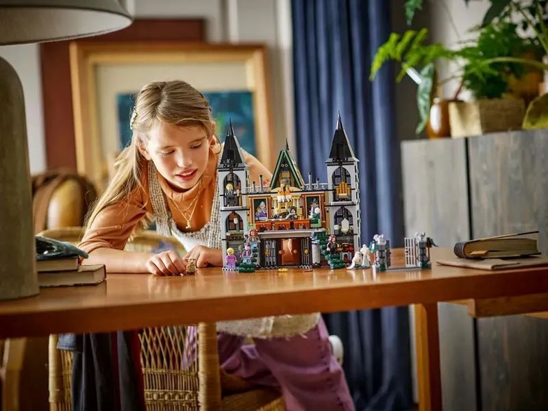 Блочный конструктор LEGO Harry Potter Имение семьи Малфой (76453) 613409 фото
